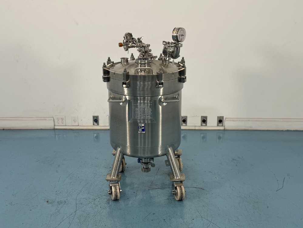 Image of Feldmeier Stainless Steel Pressure Vessel